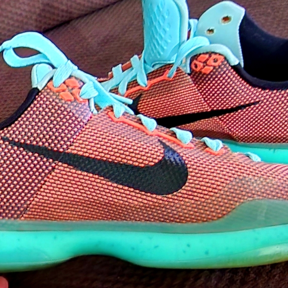 KOBE 10 Easter - Picture 3 of 4